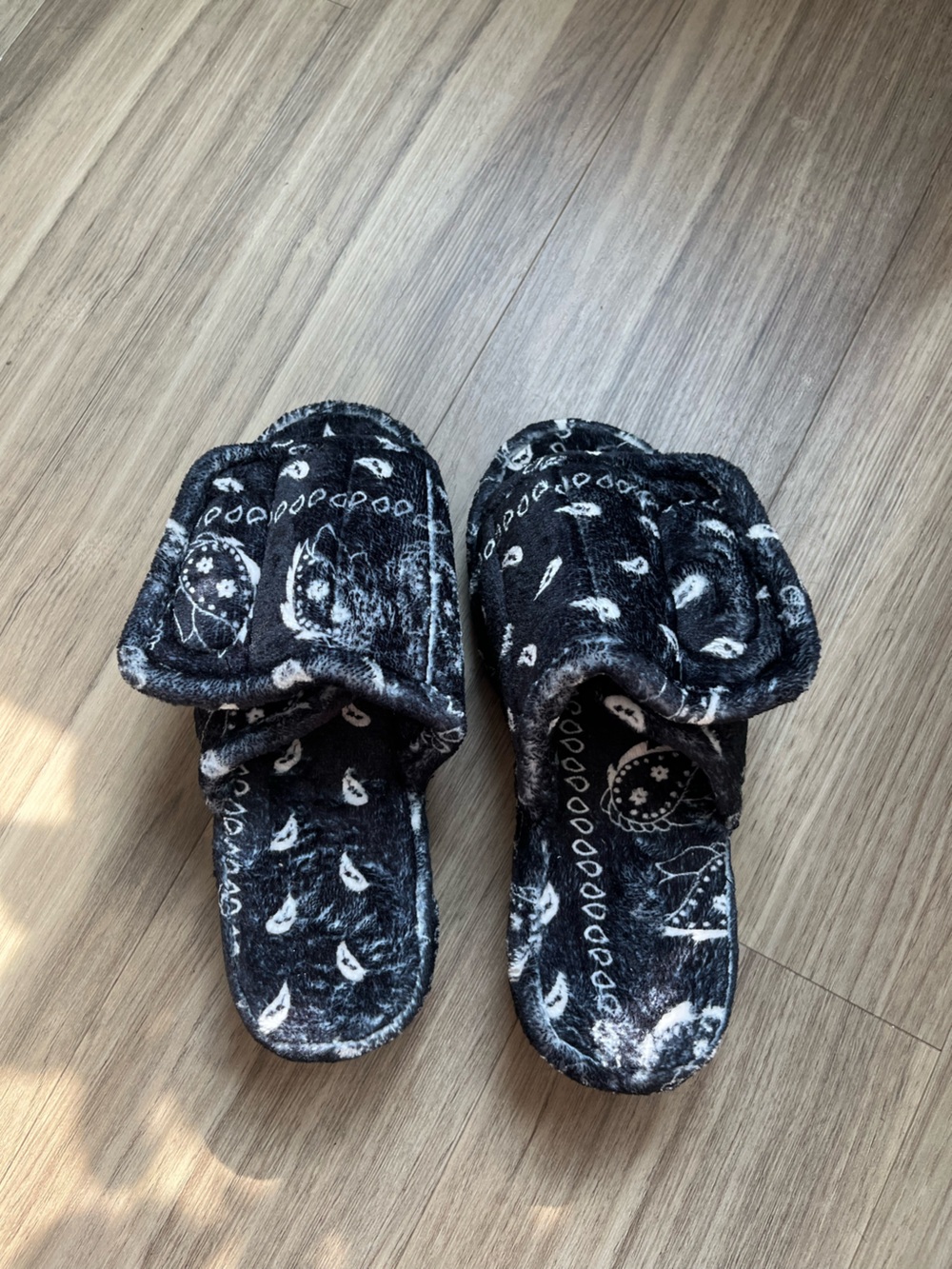Y2k Black & White Bandana Print Slides